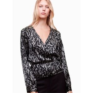 Aritzia Talula Plunge Wrap Blouse Animal Print Long Sleeve Size XS